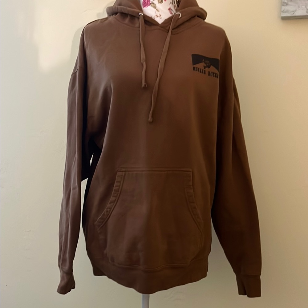 Brown Pullover Hoodie with Ribbed Cuffs and Kangaroo Pocket